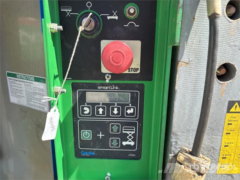Genie GR-20 Vertical Mast Lift Used Personnel lifts and access elevators