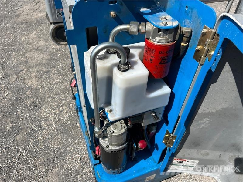 Genie GR20 Vertical Mast Lift Sollevatori verticali