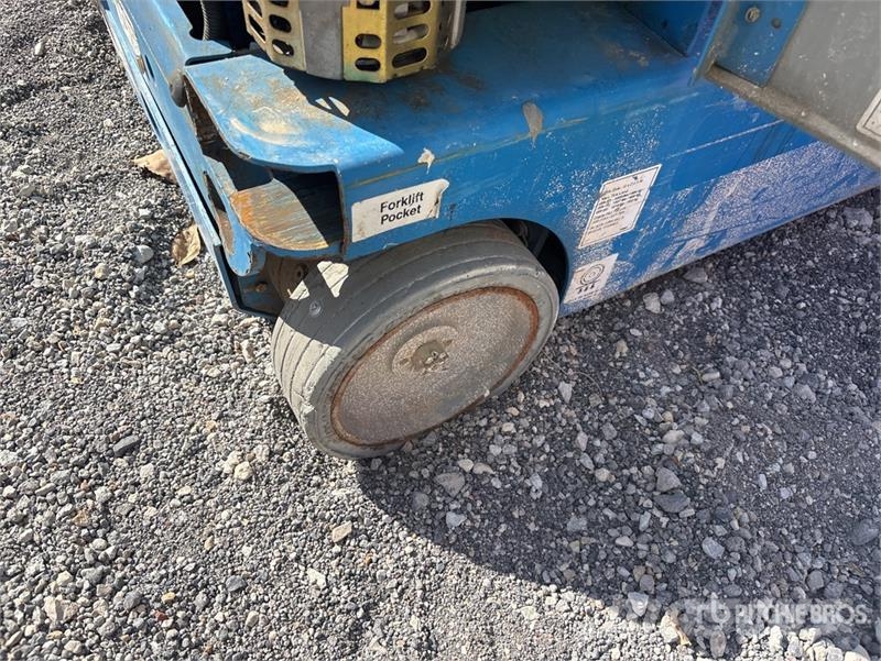 Genie GR20 Vertical Mast Lift Sollevatori verticali