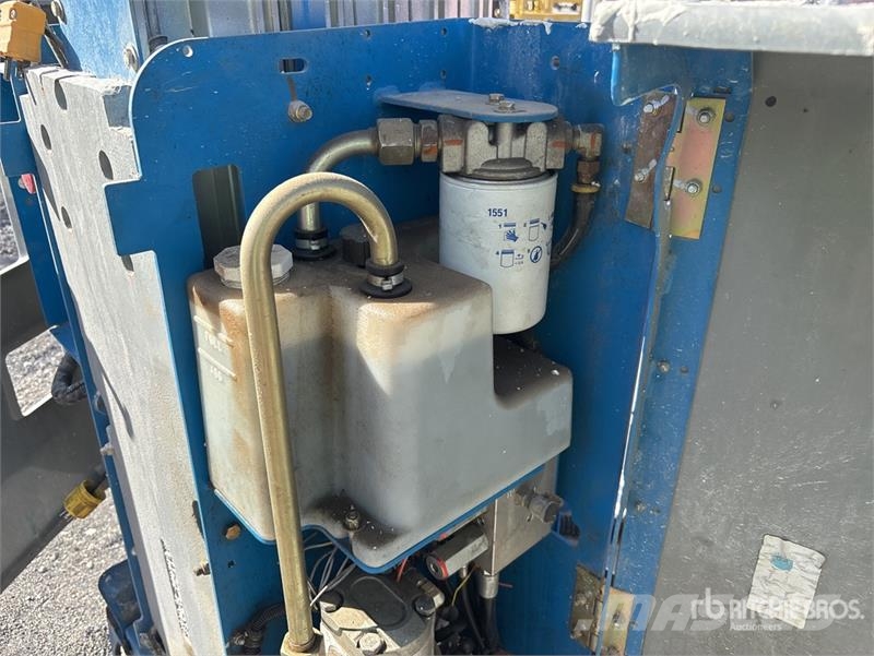 Genie GR20 Vertical Mast Lift Sollevatori verticali