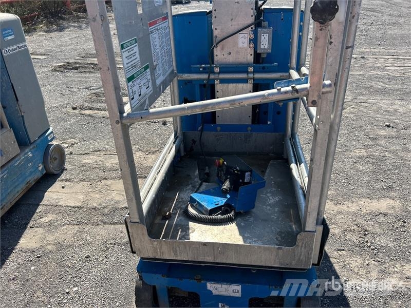 Genie GR20 Vertical Mast Lift Sollevatori verticali