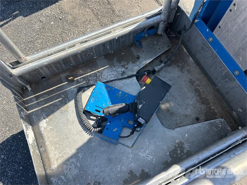 Genie GR20 Vertical Mast Lift Sollevatori verticali