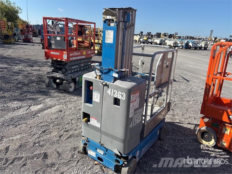 Genie GR20 Vertical Mast Lift Sollevatori verticali