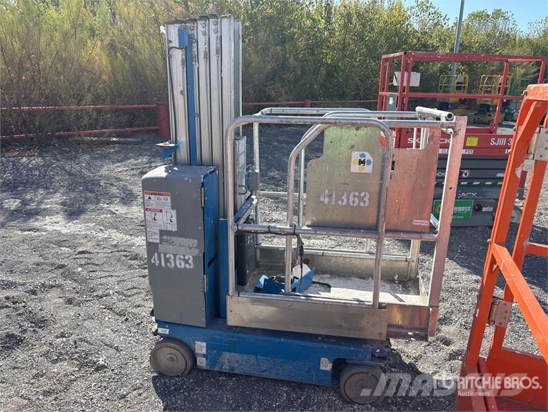 Genie GR20 Vertical Mast Lift Sollevatori verticali