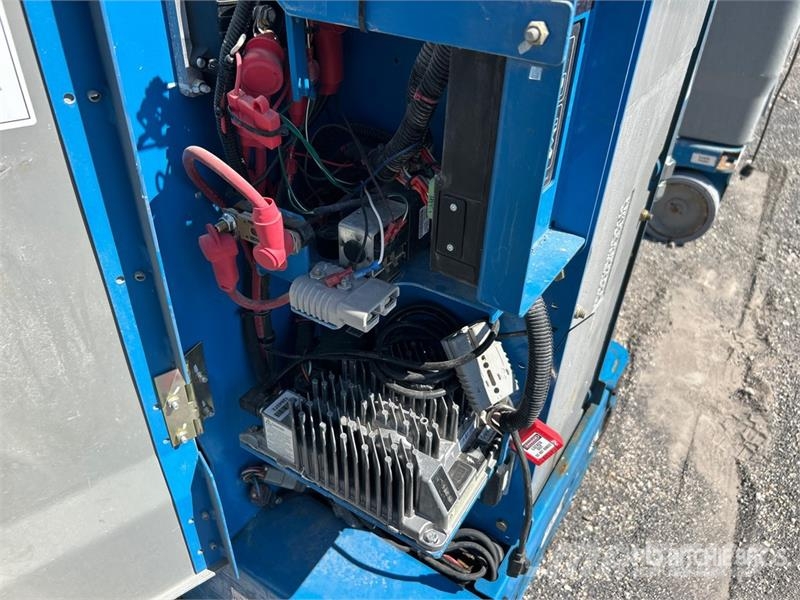 Genie GR20 Vertical Mast Lift Sollevatori verticali