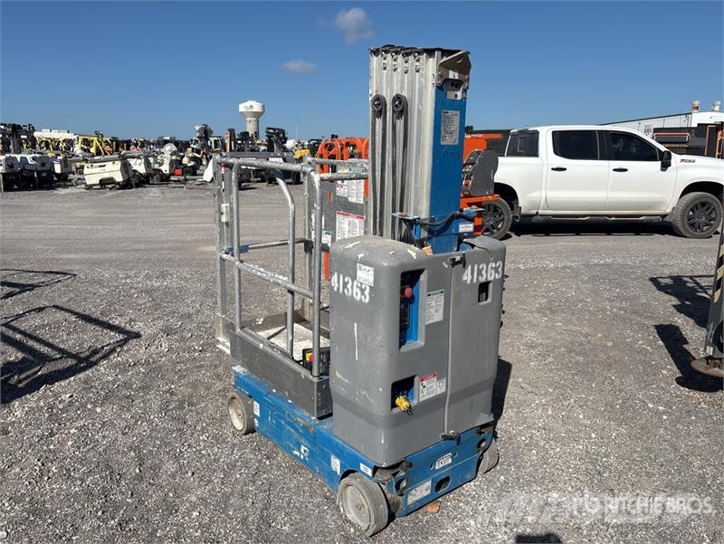 Genie GR20 Vertical Mast Lift Sollevatori verticali
