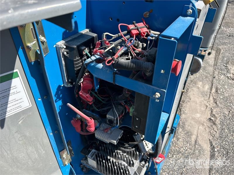 Genie GR20 Vertical Mast Lift Sollevatori verticali