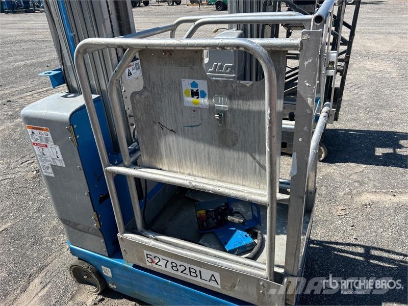 Genie GR20 Vertical Mast Lift Sollevatori verticali