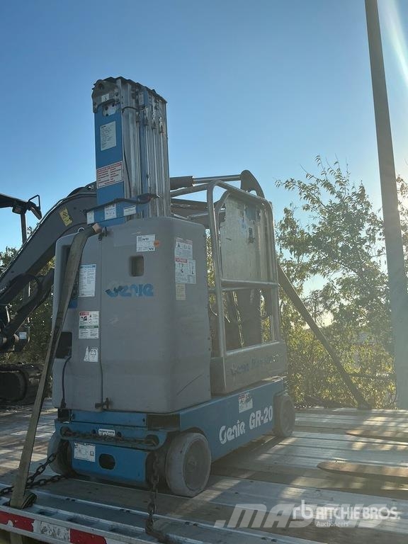 Genie GR20 Vertical Mast Lift Mât vertical