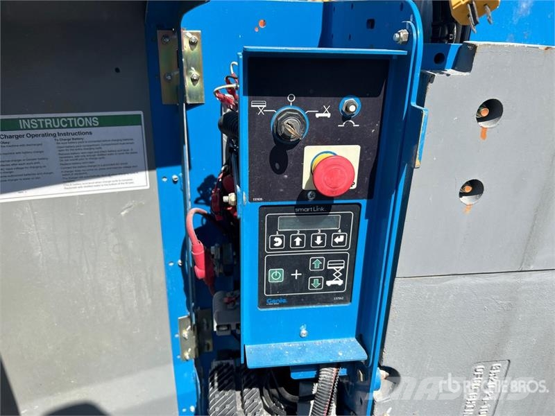 Genie GR20 Vertical Mast Lift Sollevatori verticali