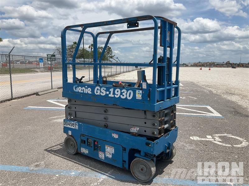 Genie GS-1930 Electric Scissor Lift シザースリフト