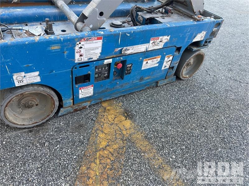 Genie GS-1930 Electric Scissor Lift シザースリフト