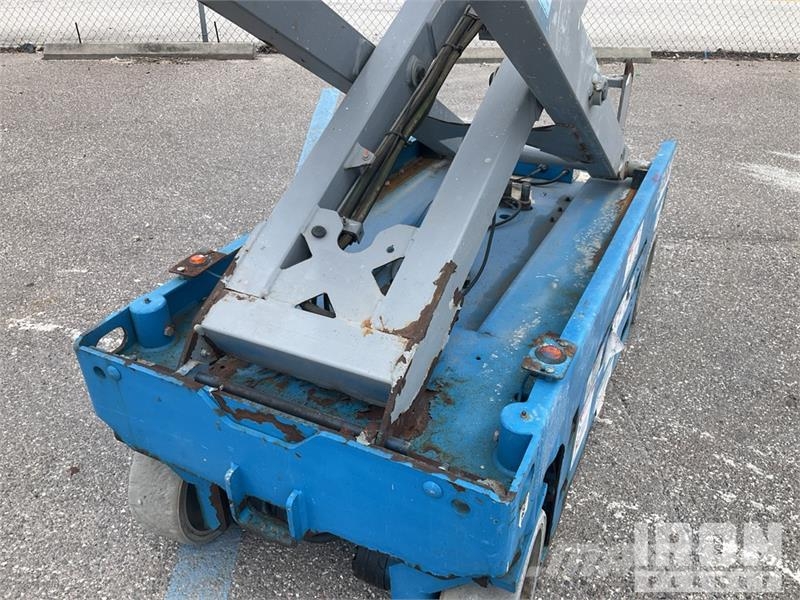 Genie GS-1930 Electric Scissor Lift シザースリフト