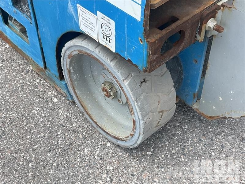 Genie GS-1930 Electric Scissor Lift シザースリフト