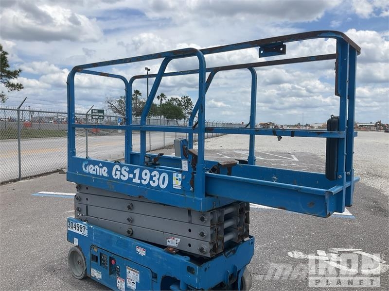 Genie GS-1930 Electric Scissor Lift シザースリフト
