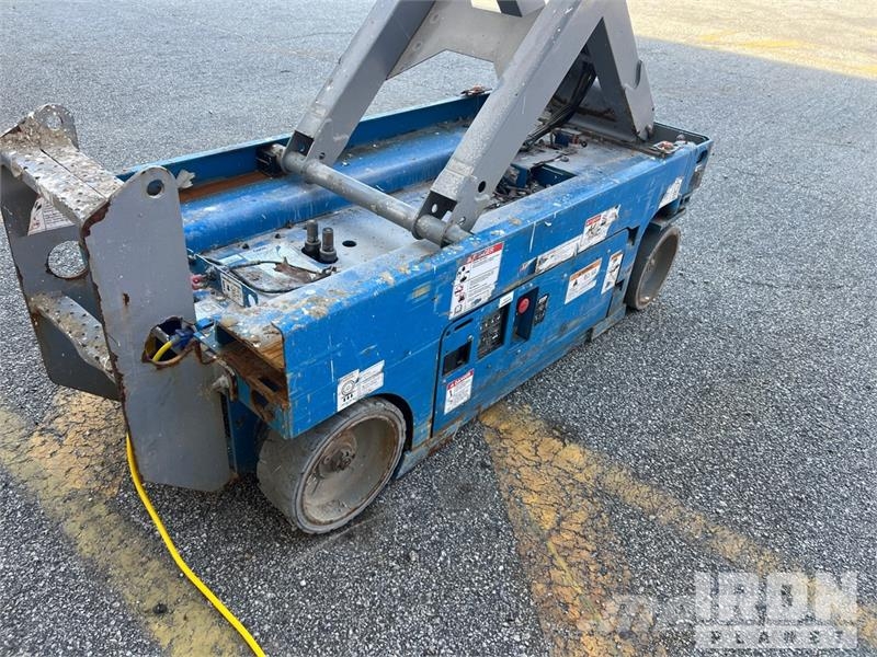 Genie GS-1930 Electric Scissor Lift シザースリフト