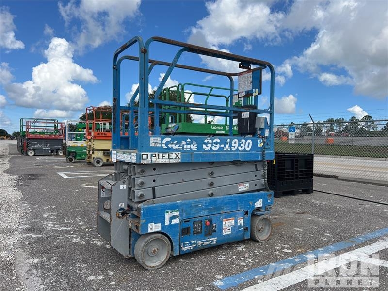Genie GS-1930 Electric Scissor Lift Škarjaste dvižne ploščadi
