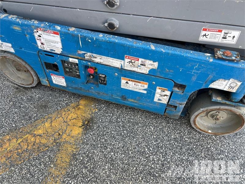 Genie GS-1930 Electric Scissor Lift シザースリフト