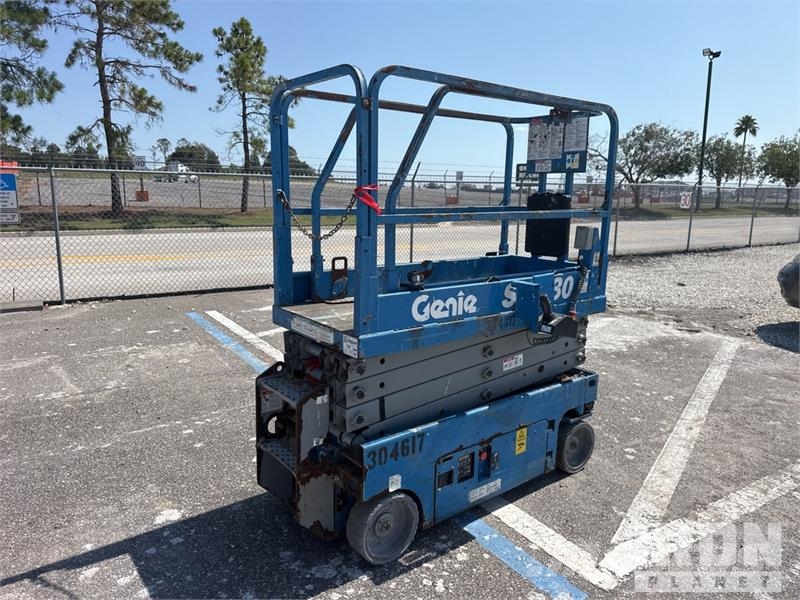 Genie GS-1930 Electric Scissor Lift Škarjaste dvižne ploščadi