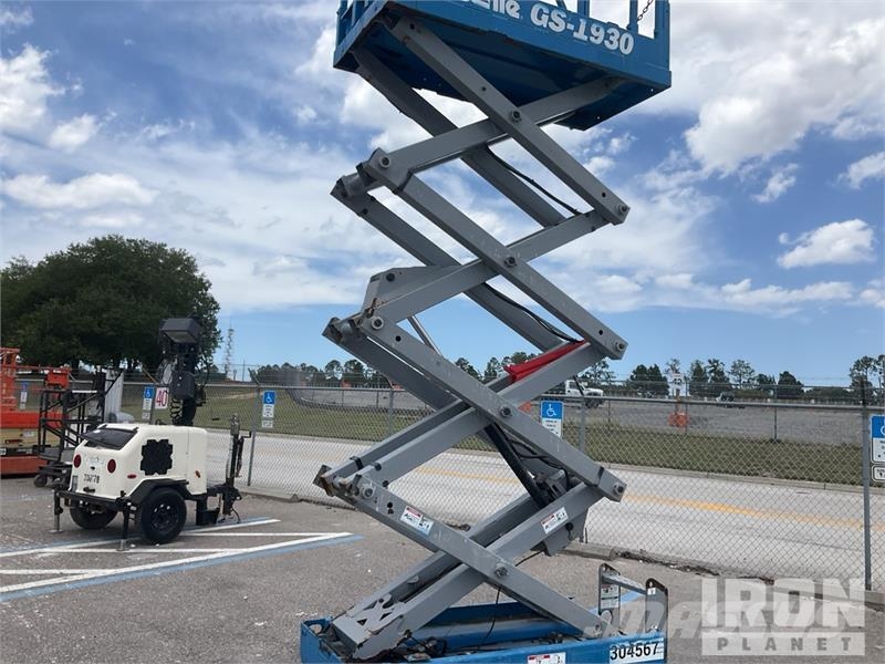 Genie GS-1930 Electric Scissor Lift シザースリフト