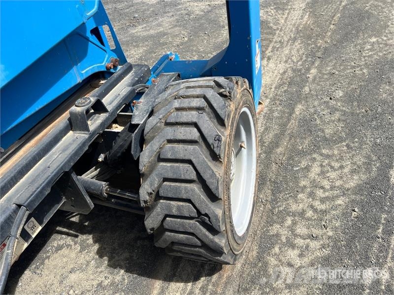 Genie GS-4390 Škarjaste dvižne ploščadi