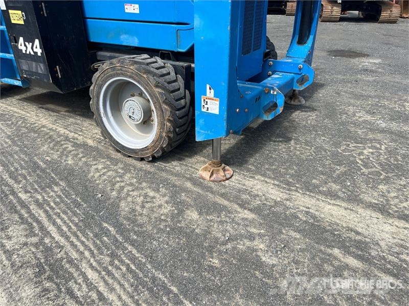 Genie GS-4390 Škarjaste dvižne ploščadi