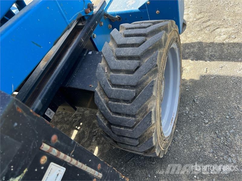 Genie GS-4390 Škarjaste dvižne ploščadi
