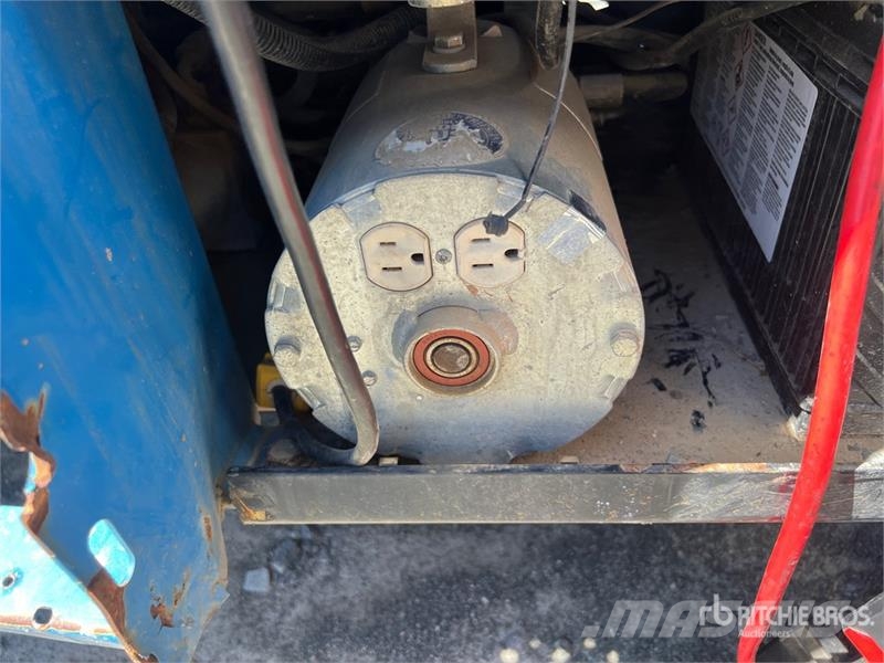 Genie GS-4390 Škarjaste dvižne ploščadi