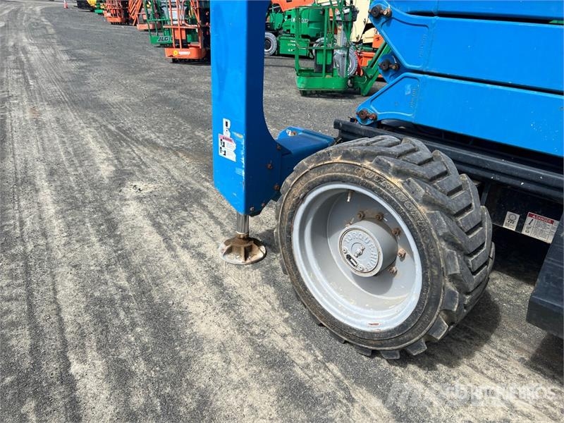 Genie GS-4390 Škarjaste dvižne ploščadi