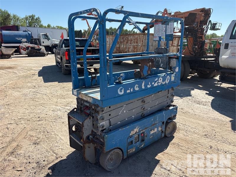 Genie GS1930 Electric Scissor Lift Saksilavat