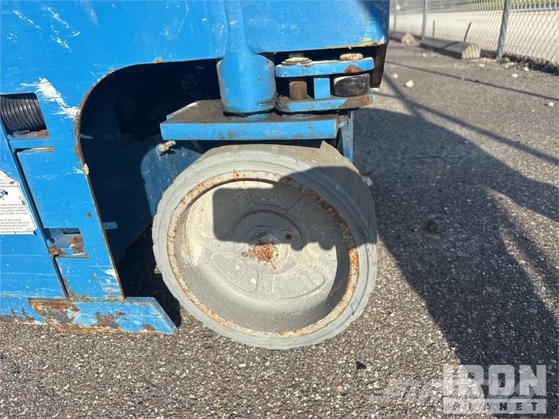 Genie GS1930 Electric Scissor Lift 剪叉式升降机