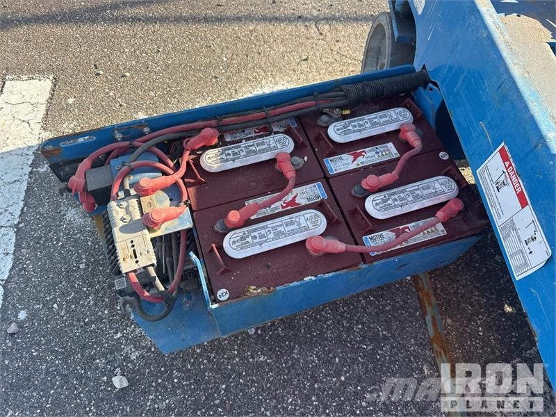 Genie GS1930 Electric Scissor Lift رافعات مقصية الشكل