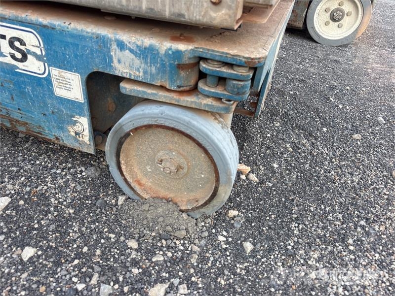 Genie GS2632 Vertical Mast Lift Used Personnel lifts and access elevators
