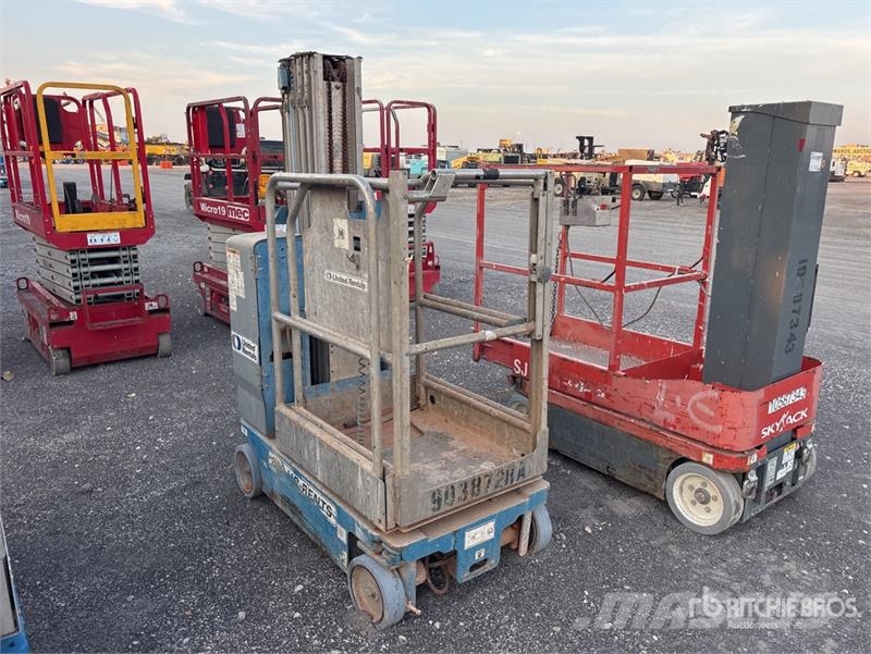 Genie GS2632 Vertical Mast Lift Used Personnel lifts and access elevators