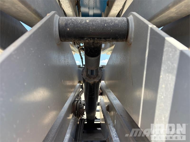 Genie GS3232 Electric Scissor Lift Saksilavat