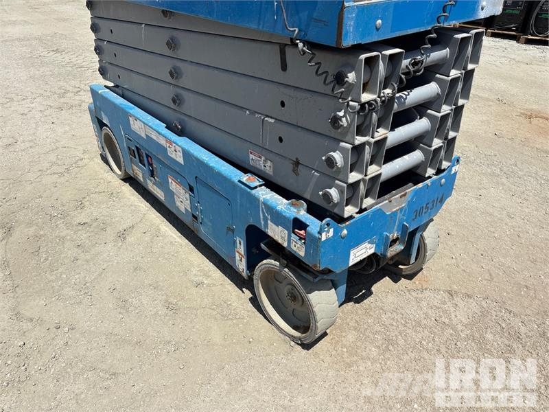 Genie GS3232 Electric Scissor Lift Saksilavat