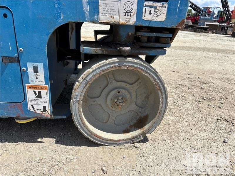 Genie GS3232 Electric Scissor Lift Saksilavat