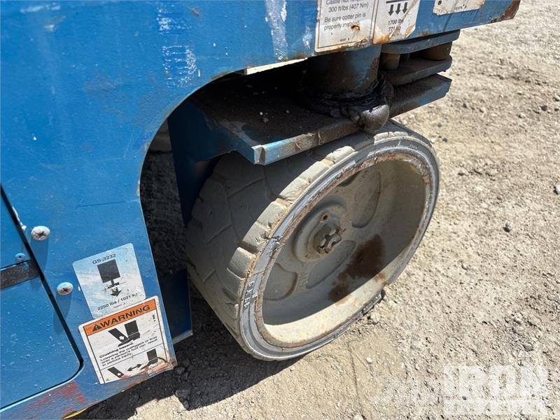 Genie GS3232 Electric Scissor Lift Saksilavat