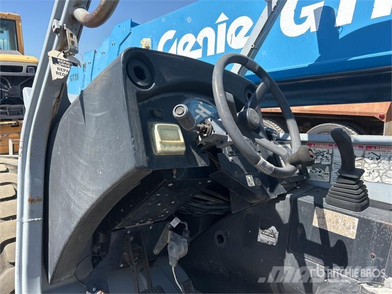 Genie GTH-1056 Telescopic handlers