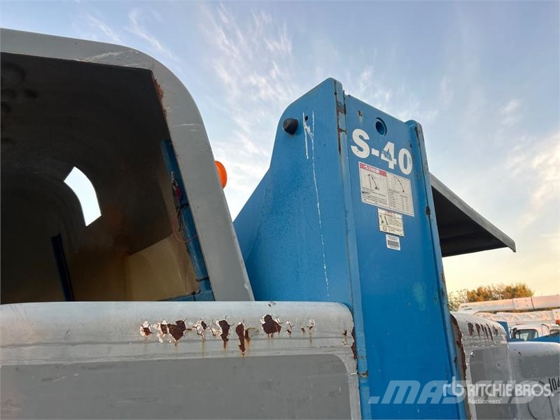 Genie S-40 伸縮臂高空作業車