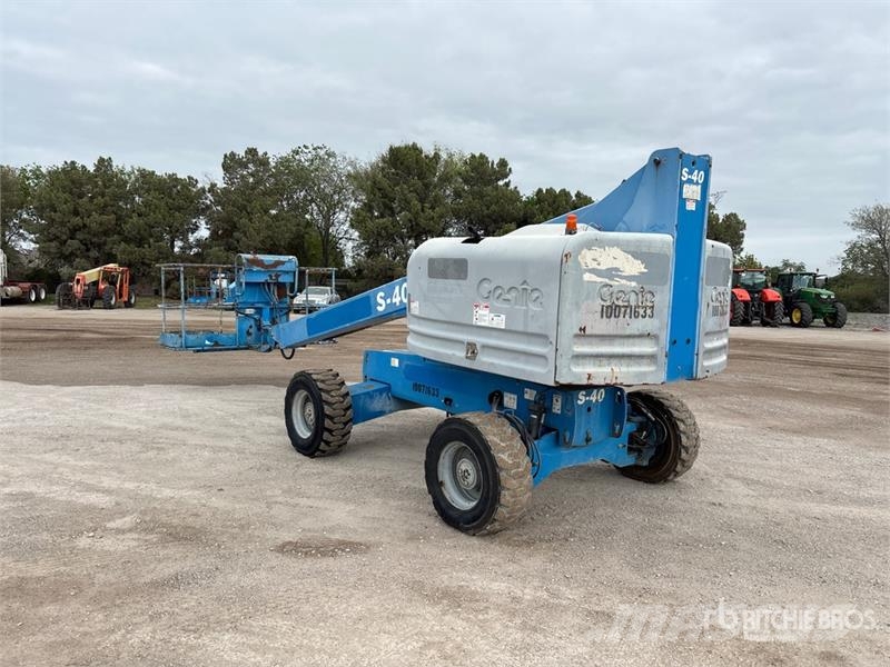 Genie S-40 4WD Dual Fuel Telescopic Boom Lift Piattaforme a braccio telescopico