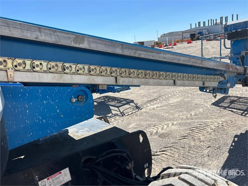 Genie S-60 Telescopic boom lifts