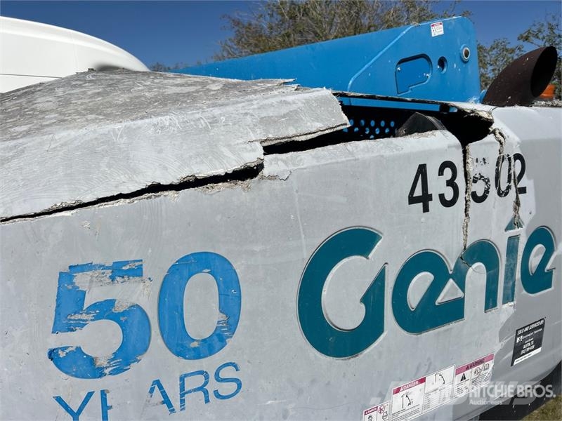 Genie S-60 Telescopic boom lifts