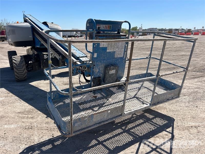 Genie S-60 Telescopic boom lifts