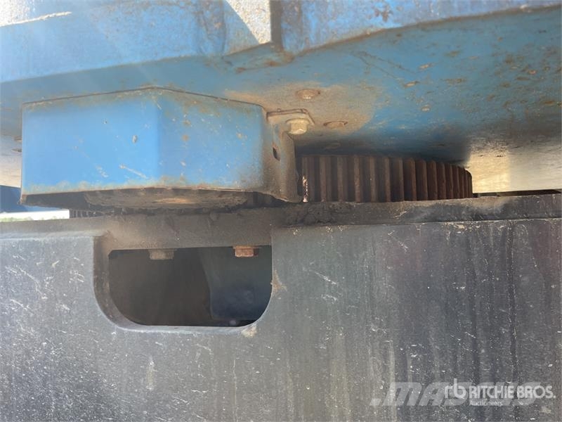 Genie S-60 XC Trax Crawler Diesel Telescopic Boom Lift Teleskopbühnen