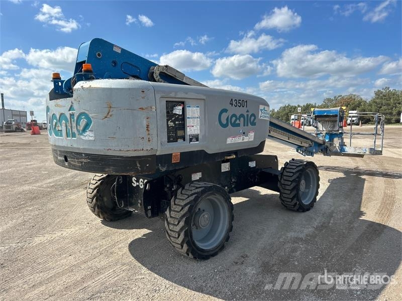 Genie S-60X 4WD Diesel Telescopic Boom Lift Telescopic boom lifts
