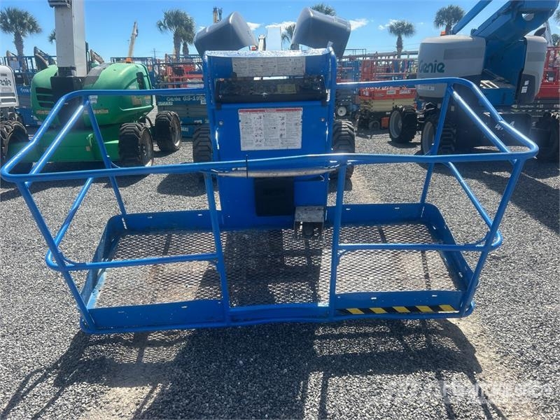 Genie S-60X 4WD Diesel Telescopic Boom Lift Plataformas con brazo de elevación telescópico