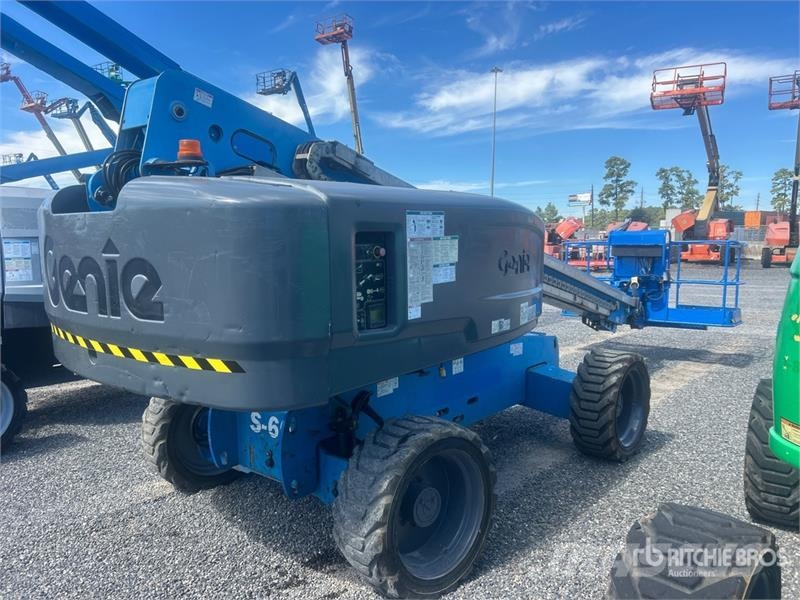 Genie S-60X 4WD Diesel Telescopic Boom Lift Plataformas con brazo de elevación telescópico