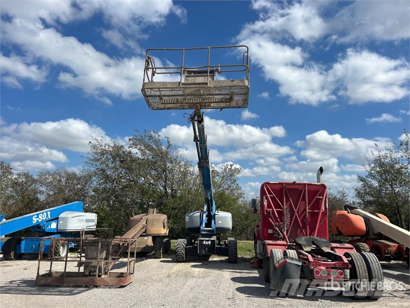 Genie S-60X 4WD Diesel Telescopic Boom Lift Telescopic boom lifts