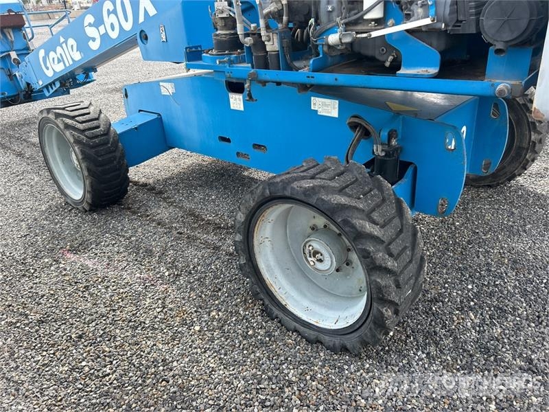 Genie S-60X 4WD Diesel Telescopic Boom Lift Telescopic boom lifts